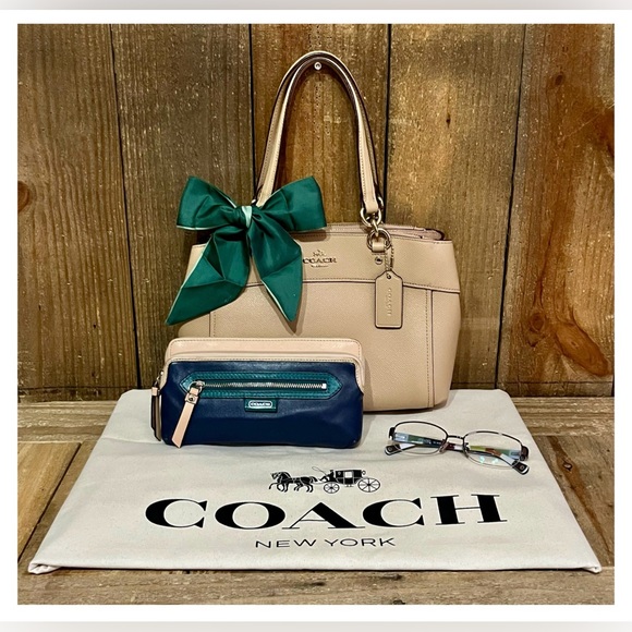 Coach. 5 Piece Set: Brook Satchel with Free Wristlet, Glasses, Dust Bag & Twilly - Picture 16 of 16